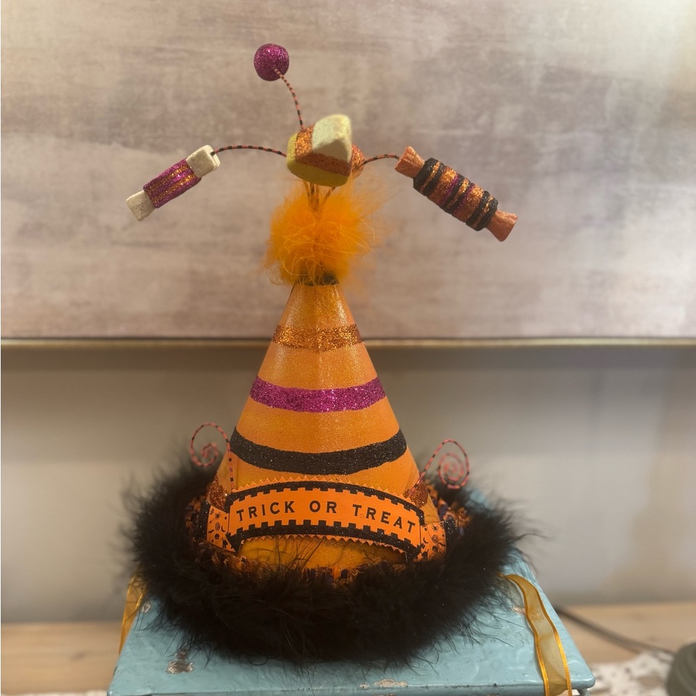 Department 56 Halloween Party Hat Trick or Treat 2005